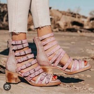 Freebird Casandra shoe - pink - size 8 (fits like 9 to 9.5) - NWOT